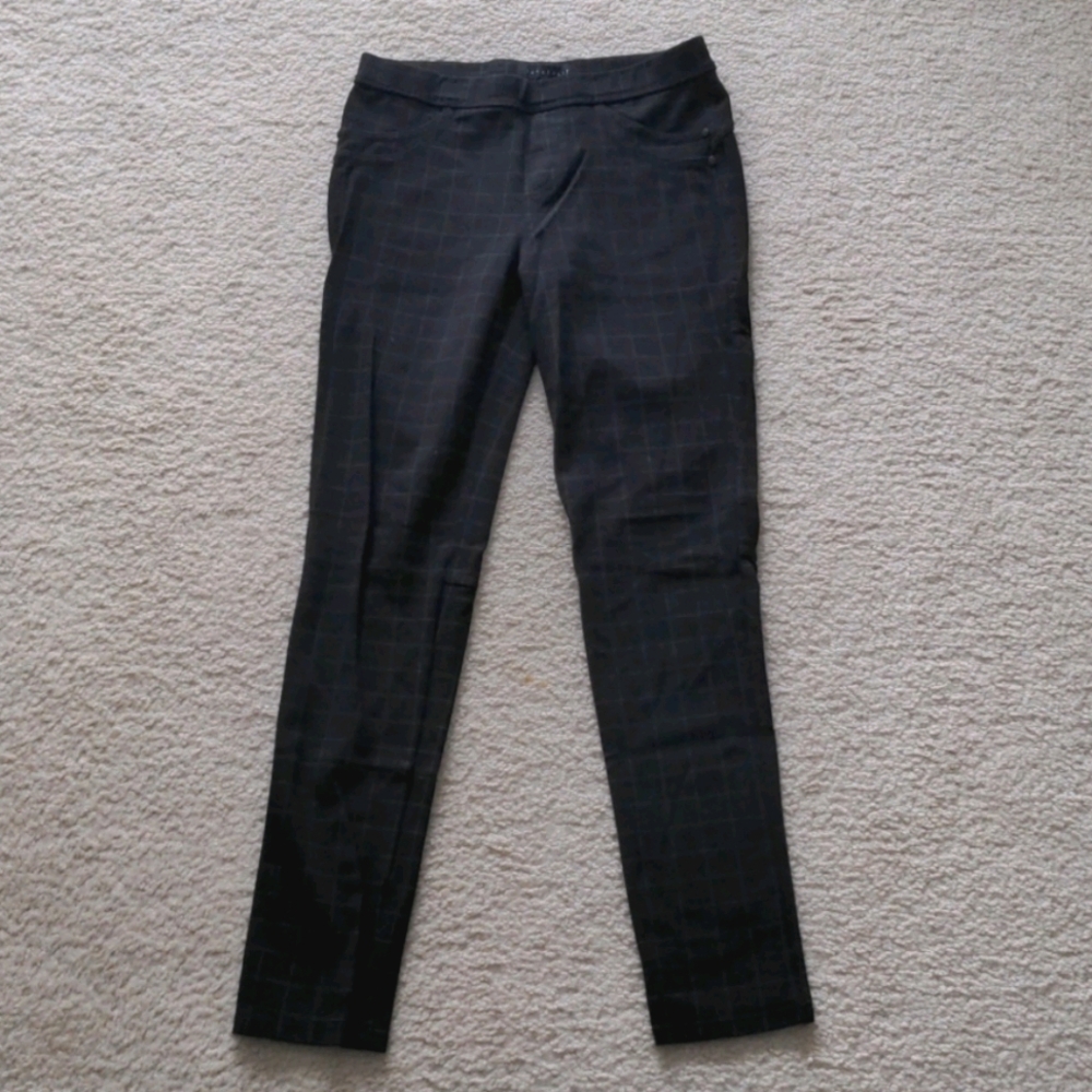 Grid patterned leggings
